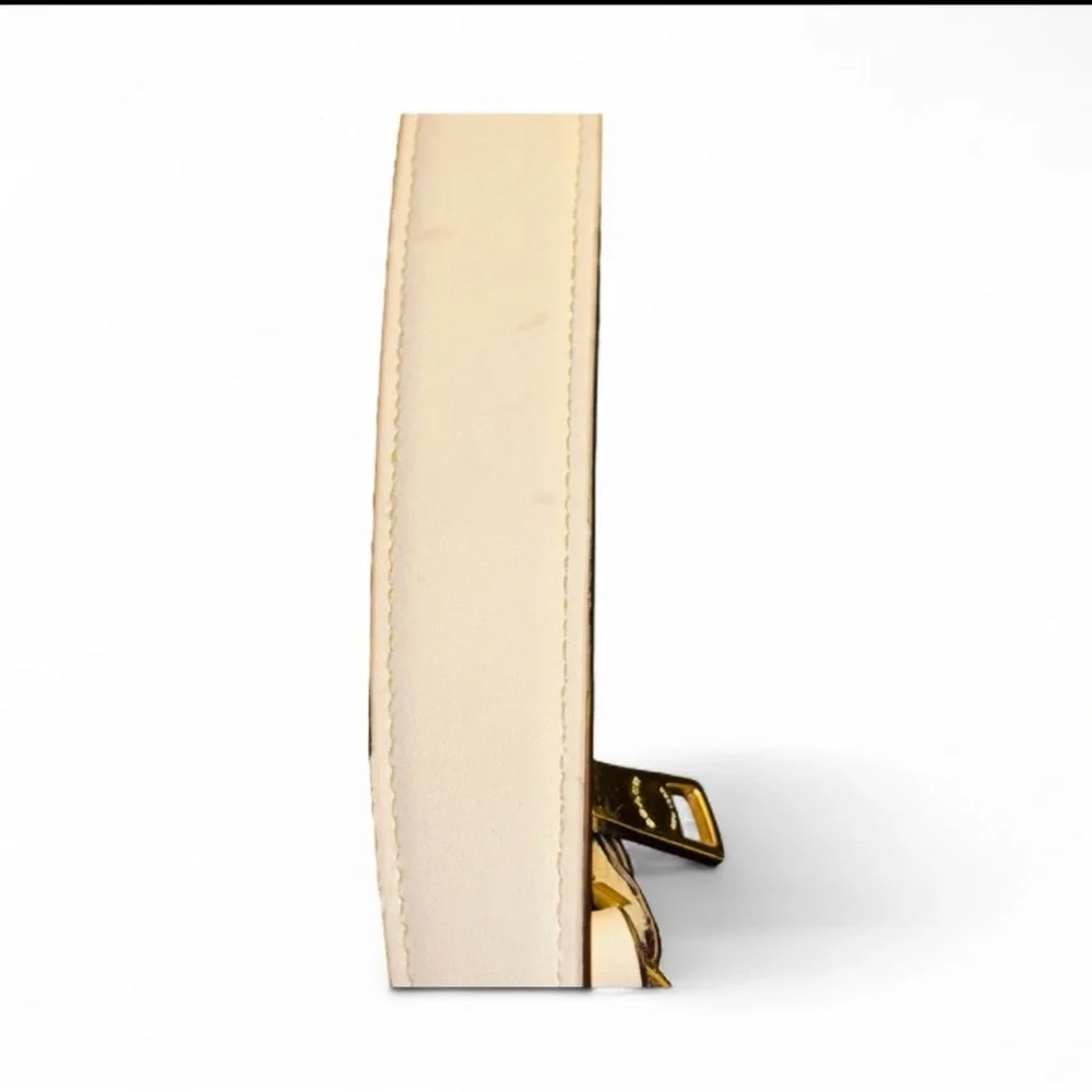 chic coach